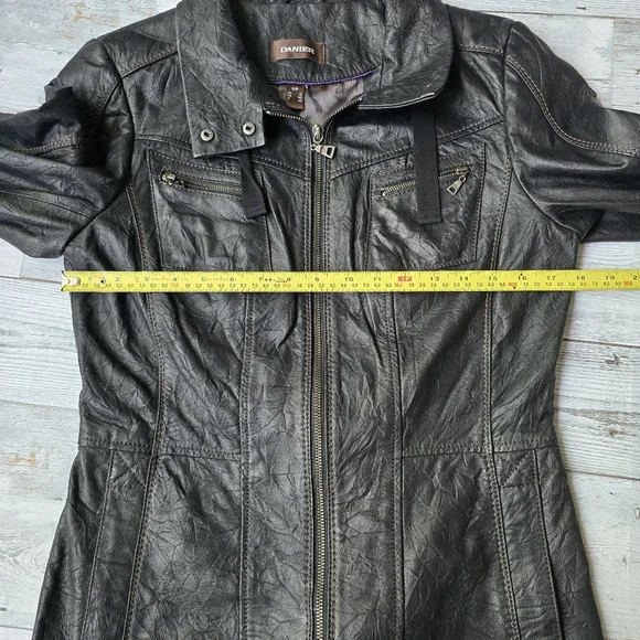 Danier Wrinkled Texture Black Leather Jacket Womens Small - Picture 12 of 16